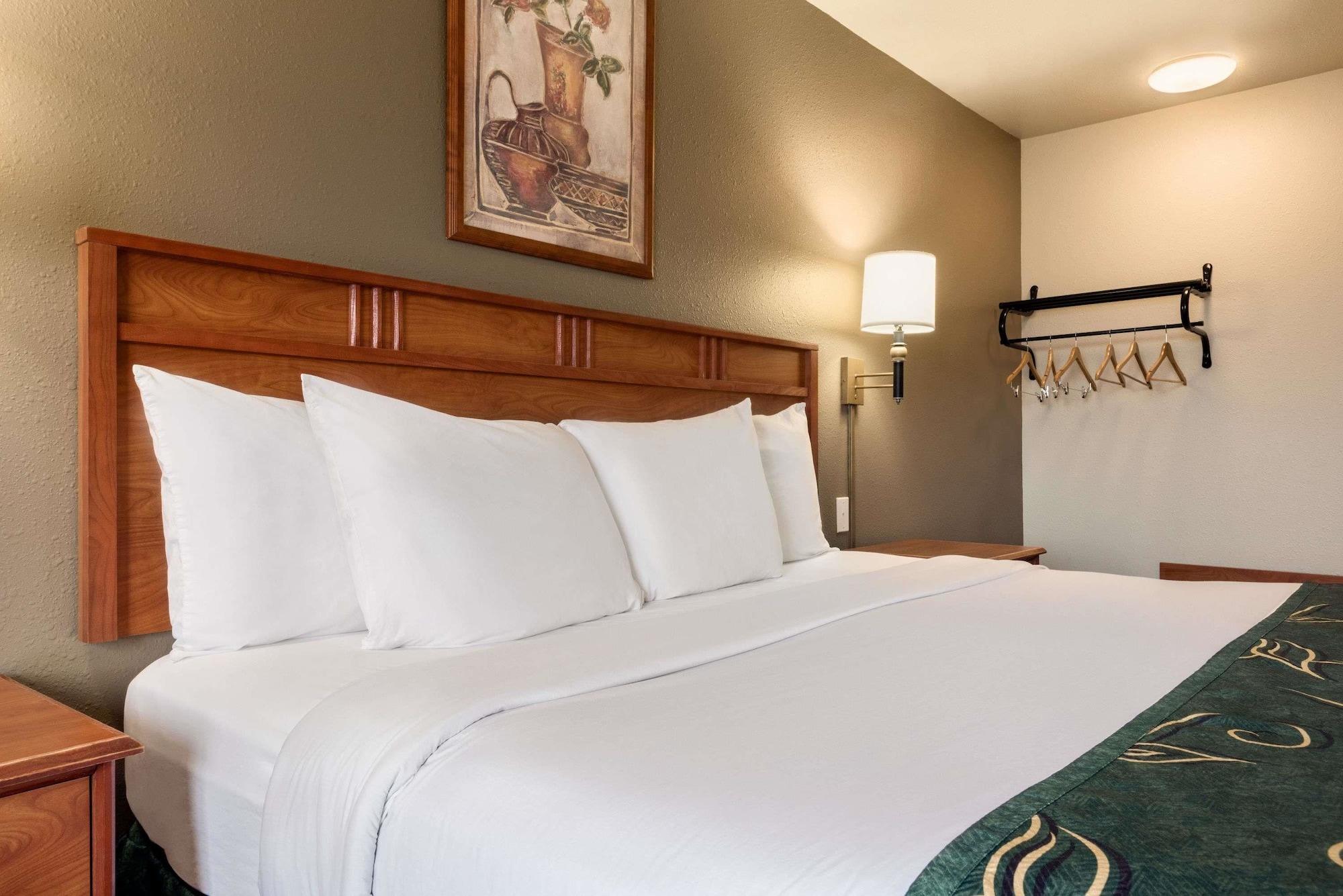 Travelodge By Wyndham Missouri Valley Esterno foto
